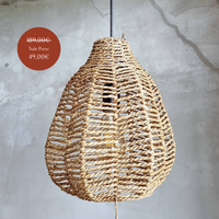 Schöner länglicher Rattan Lampemschirm aus Sri Lanka von Cane Cult. Handgefertigt