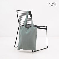 Leinen-Tasche 'Green Milieu' von Linen Tales – handgefertigt in Litauen aus 100 % natürlichem, OEKO-TEX®-zertifiziertem Leinen. Maße: 42 × 38 cm. Ideal für Einkäufe, Strandbesuche oder den Alltag