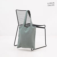 Leinen-Tasche 'Green Milieu' von Linen Tales – handgefertigt in Litauen aus 100 % natürlichem, OEKO-TEX®-zertifiziertem Leinen. Maße: 42 × 38 cm. Ideal für Einkäufe, Strandbesuche oder den Alltag