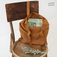 Leinen-Tasche 'Hazelnut' von Linen Tales – handgefertigt in Litauen aus 100 % natürlichem, OEKO-TEX®-zertifiziertem Leinen. Maße: 42 × 38 cm. Ideal für Einkäufe, Strandbesuche oder den Alltag