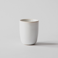 2er Set Becher 'Vince' von Tell Me More – Handgefertigte Tassen aus weiß glasiertem Steingut, ideal für stilvolles Teetrinken oder Kaffeegenuss zu Hause