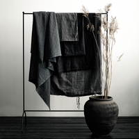 Decke in Waffeloptik von Tell Me More in 140x200cm. Auch im Farbton Madelfarben erhältlich.