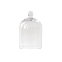 Transparente, handgefertigte Glasglocke von Tell Me More aus recyceltem Glas mit dekorativem Knopf oben – ideal zum Schützen und Präsentieren von Duftkerzen oder kleinen Dekorationen, Ø 12 cm, Höhe 18,5 cm.