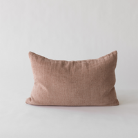 Kissenbezug Margaux 40×60 cm von Tell Me More aus handgewebtem Leinen, mandelfarben