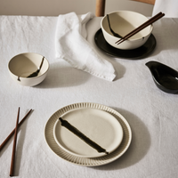 Handgefertigte Schüssel Toledo aus Keramik von Tell Me More, ideal für Salate und Snacks