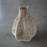 Schöner länglicher Rattan Lampemschirm aus Sri Lanka von Cane Cult. Handgefertigt