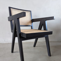 Armlehnenstuhl 'Pierre', schwarzes Teakholz mit Wiener Geflecht