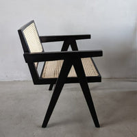 Armlehnenstuhl 'Pierre', schwarzes Teakholz mit Wiener Geflecht
