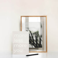 LESS AND ME Poster aus Apfelpapier, nachhaltiges Schreib- und Kreativ-Set für achtsames Gestalten