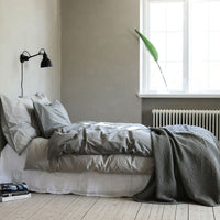 Nachhaltiger Bettbezug in der Farbe Dove, aus weicher Bio-Baumwolle von Tell Me More.