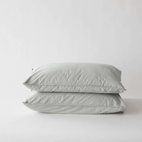 Kissenbezüge 'Frost' im Set – klassischer Wickelverschluss und Lieferung in passender Baumwolltasche. Ideal für umweltbewusste Einrichtung.