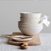 Handgefertigtes Schneidebrett 'Levi' von Tell Me More aus geölter FSC-Eiche, 46 x 18 cm – ideal zum Schneiden, Servieren oder als dekoratives Küchenaccessoire.