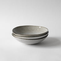 Handgefertigte Tell Me More Taranto Teller, 2er‑Set, Sandfarben – rustikales Steingut für den Esstisch.