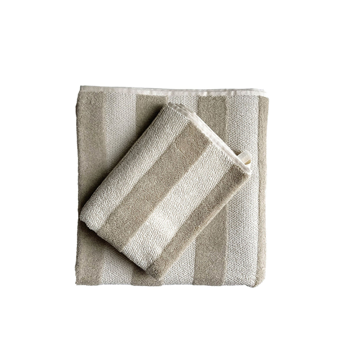 Beige weiß gestreiftes Badehandtuch in 70x140cm aus Baumwolle und Leinen von Tell Me More 