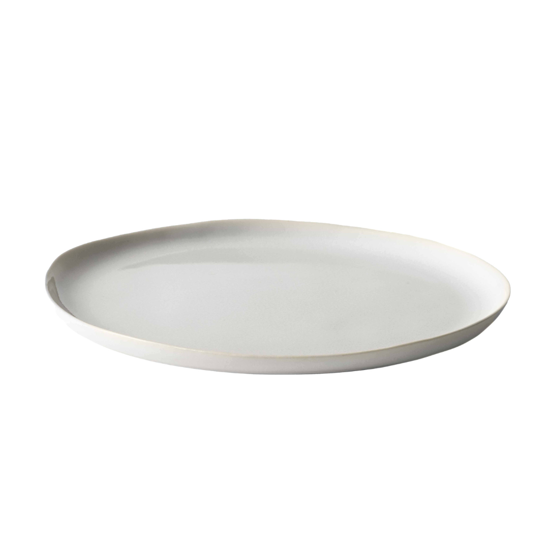2er Set flacher Teller Vince von Tell Me More, handgefertigtes Steingut, Ø22 cm, weiß glasiert mit glänzender Oberfläche, ideal für Salate und Vorspeisen.