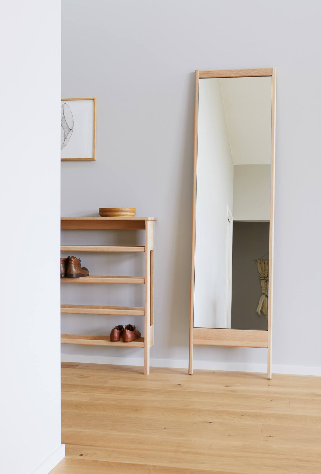 Spiegel 'A Line Mirror', verschiedene Farben