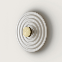 Rang Wandleuchte aus mattem Messing mit weißem Kunstharz von Aromas del Campo, elegantes Licht für Flur, Wohnzimmer oder Schlafzimmer