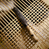 Moderner Rattankorb aus Sri Lanka mit klarer Linienführung und handgeflochtenem Design – leicht und stabil.