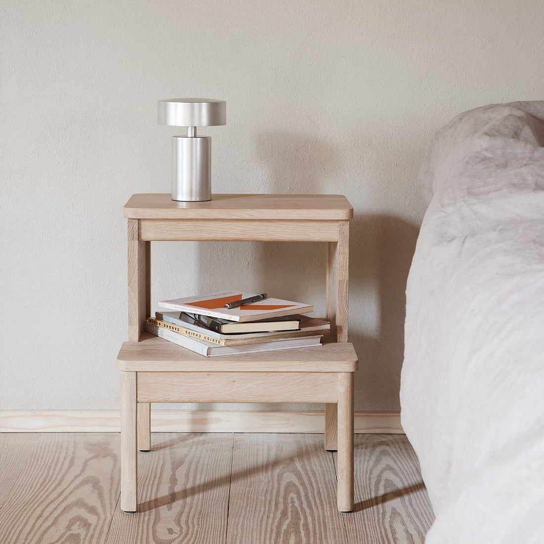 Hocker 'A Line Stepstool', verschiedene Farben