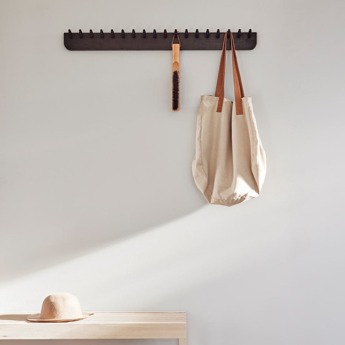 Hakenleiste 'Echo Coat Rack' 88 cm, verschiedene Farben