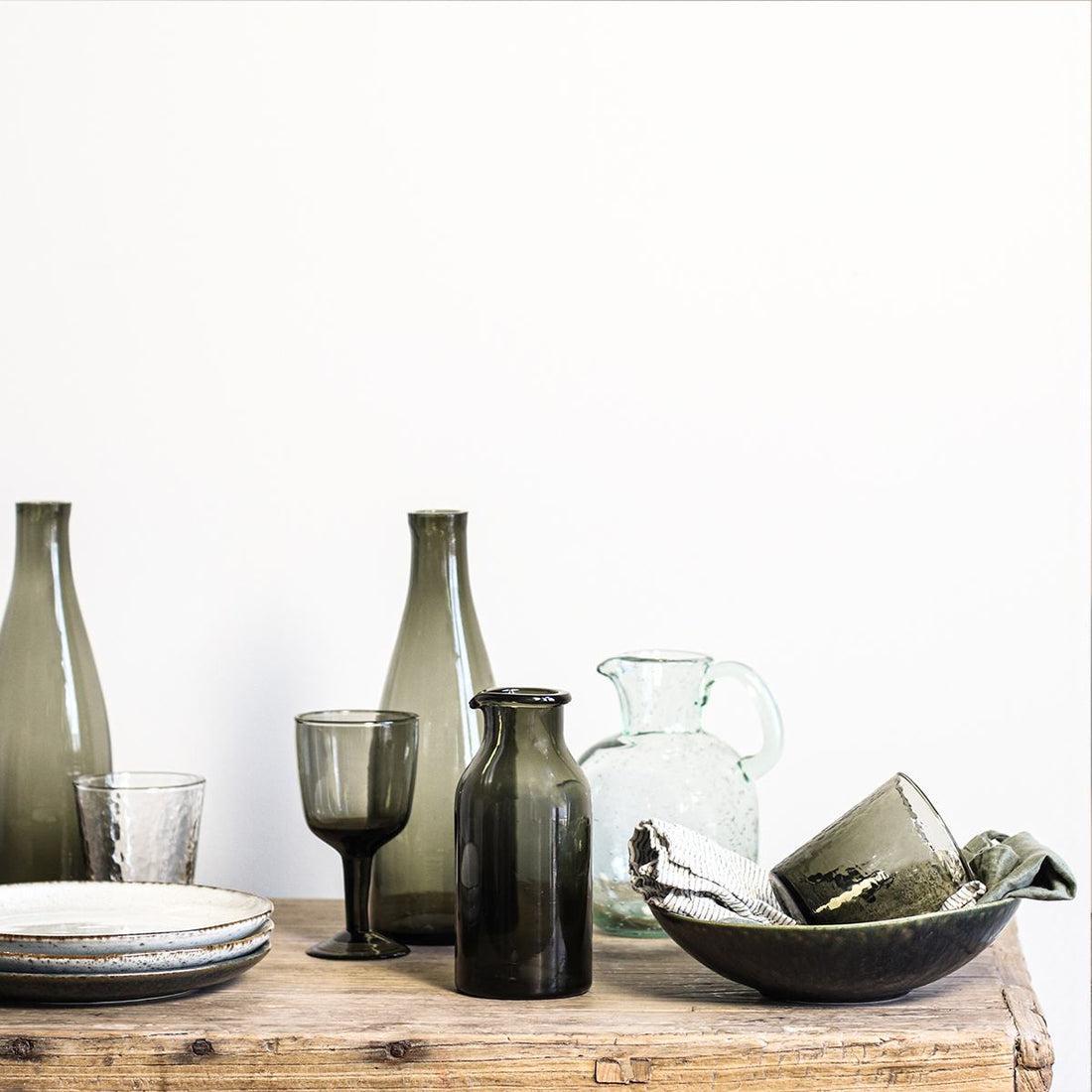 Set mit 2 Galette-Gläsern von Tell Me More – 300 ml Volumen, recyceltes Glas und einzigartiges Design.